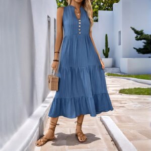 Vestido longo liso com gola alta, mangas e detalhes dobrados/drapeados