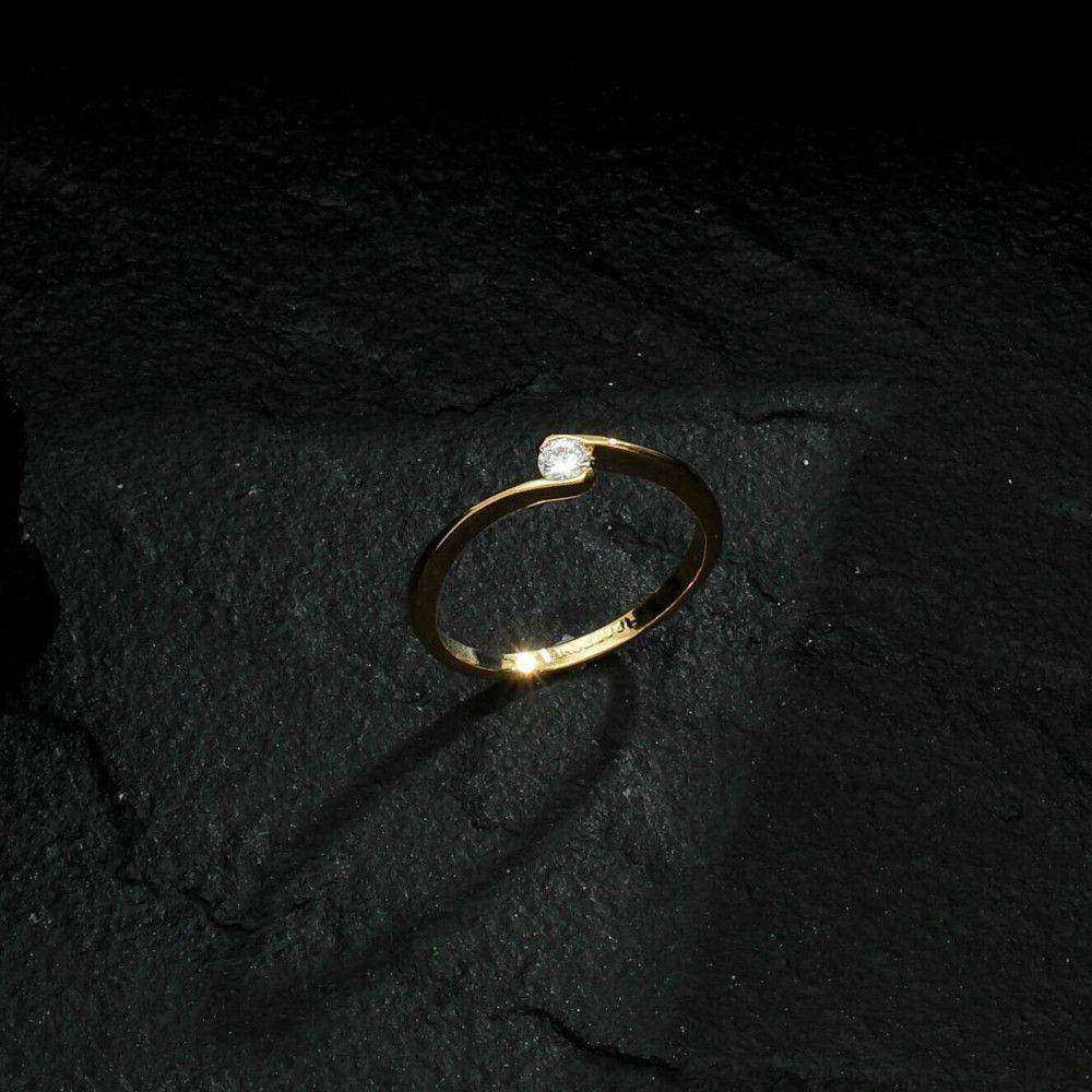 Anel Dourado Solitário Ponto de Luz Zircônia - Imagem 3