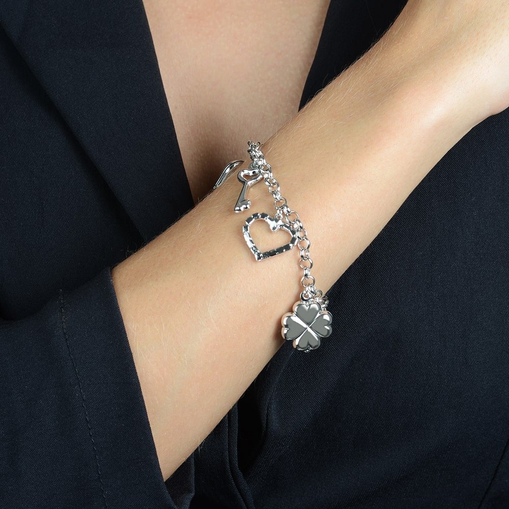 Pulseira Prateada Elo Português com Coração, Cadeado, Trevo e Chave - Imagem 2