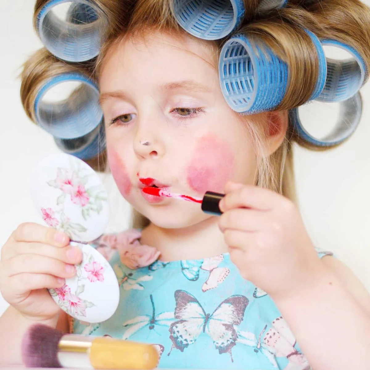 Conjunto de Maquiagens Infantis + Unhas Postiças + Necessaire + Paleta de Sombra - Imagem 4