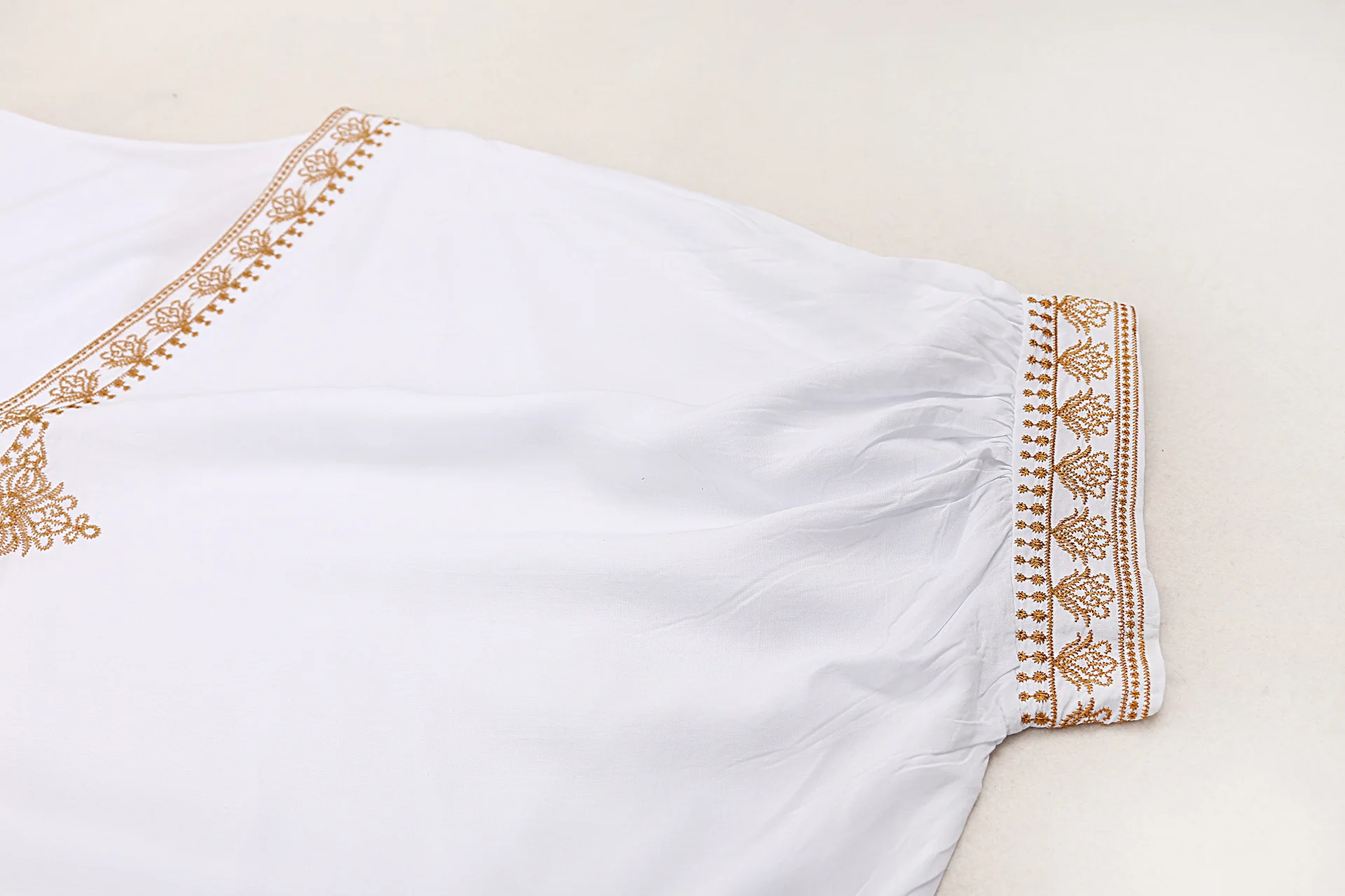 Vestido Caftã Longo com Decote em V para Saída de Praia e Verão - Imagem 17