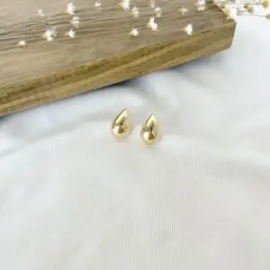 BRINCO GOTA DOURADO LISO (1,4CM X 1CM) (019841)
