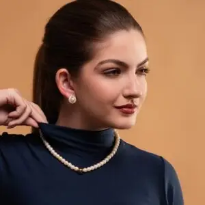 CHOKER PÉROLA COM DETALHE ESFERA LISA (021614)