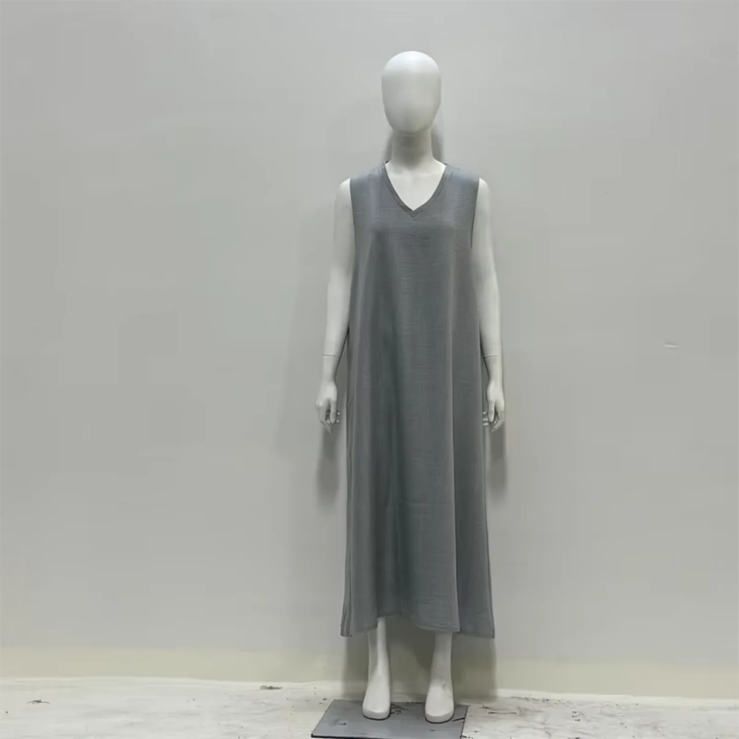 Vestido Midi Casual Plus Size com Decote em V - Imagem 14