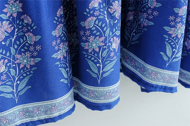 Vestido Maxi Longo Estampa Floral Vintage com Decote em V - Imagem 2