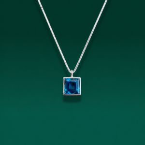 Colar Ponto de Luz Quadrado em Prata 925 com Zircônia Azul Tiffany